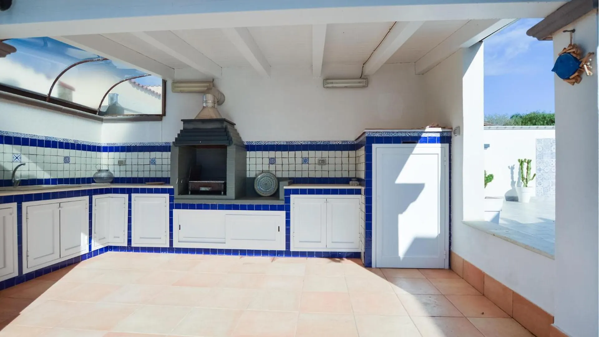2 Bedroom Amazing Home In Triscina 0*,